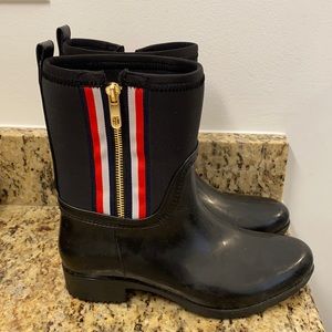 Tommy Hilfiger rain boots size 7